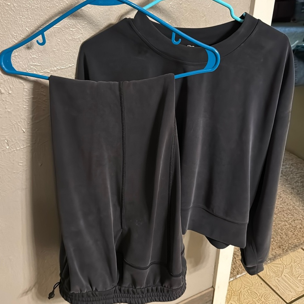 Lululemon Softstreme Perfectly Oversized Cropped Crew and matching Pants